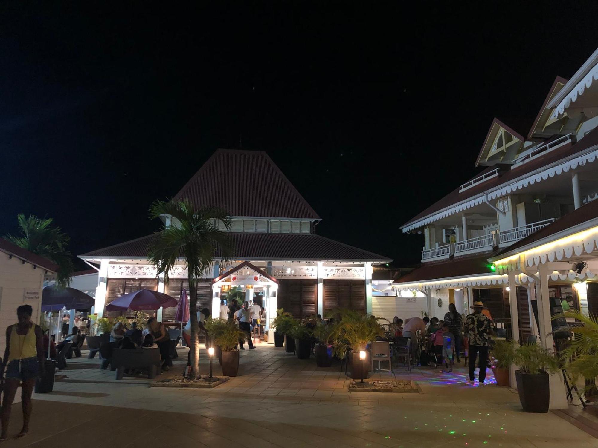Ti Kaz Funky Host -T3 Vue Mer Premium 3 Etoiles - Village Vacances Sainte Anne Guadeloupe Extérieur photo